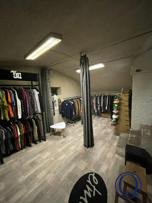 Fonds de commerce - Local commercial - 85 m²