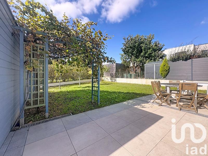 Maison - 212 m² - 9 pièces