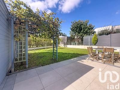 Maison - 212 m² - 9 pièces