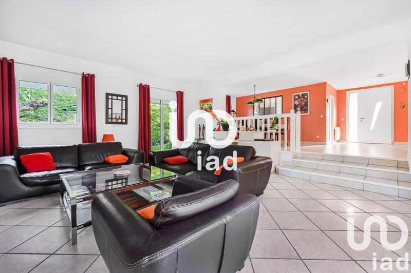 Maison - 230 m² - 8 pièces