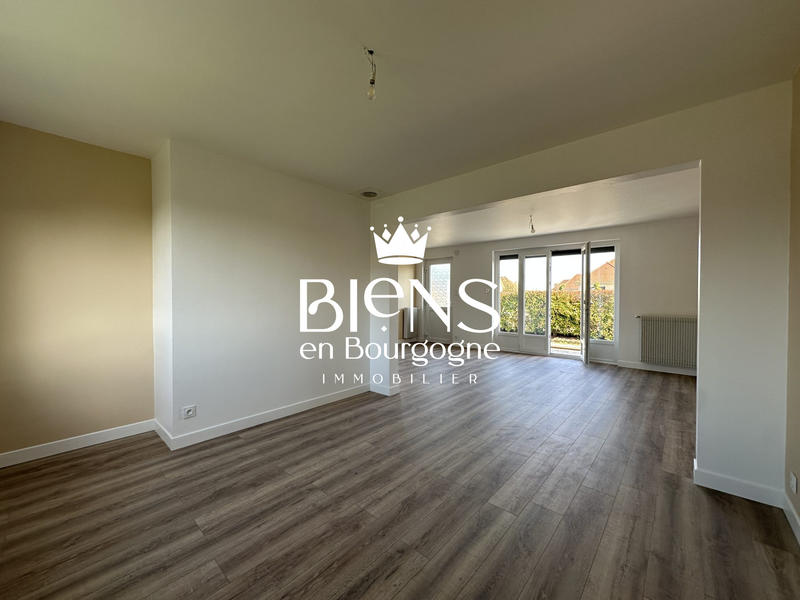 Maison traditionnelle - 95 m² - 5 pièces