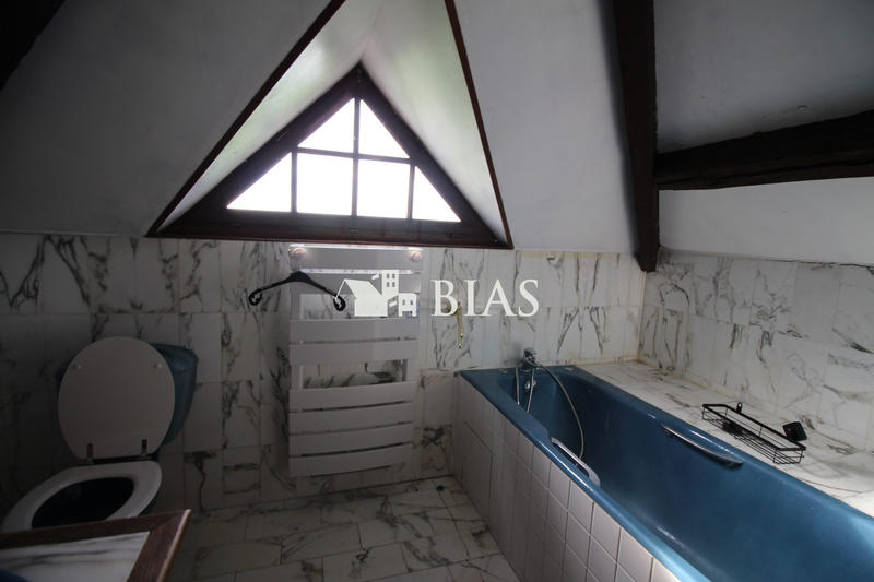 Maison - 224 m² - 11 pièces