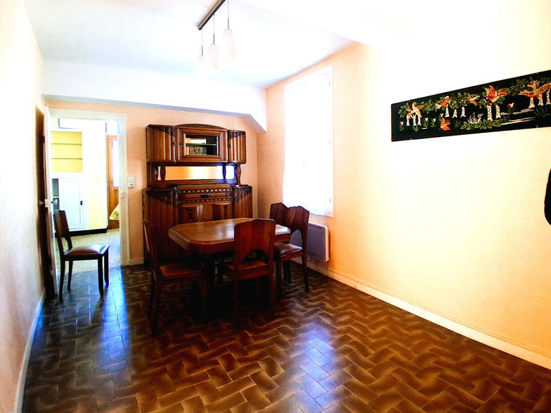 Maison - 215 m² - 8 pièces