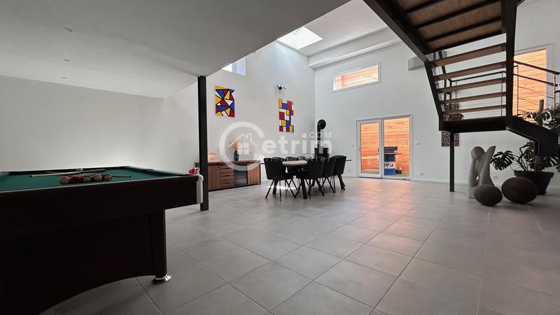Maison - 190 m² - 5 pièces