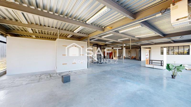 Local commercial - 2 600 m² - 10 pièces