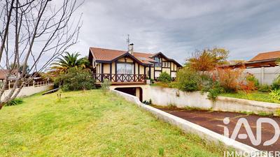 Maison - 205 m² - 7 pièces