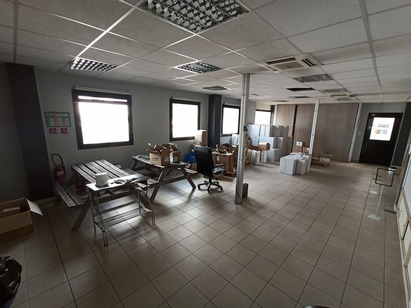 Bureau - 330 m²