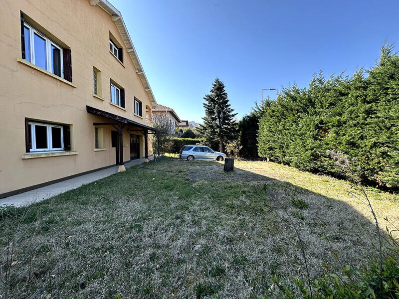 Maison - 172 m² - 8 pièces