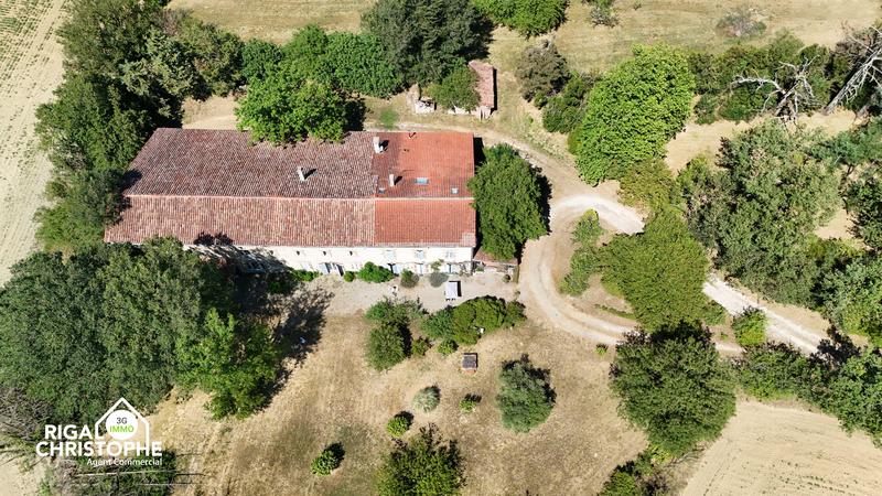 Corps de ferme - 490 m² - 16 pièces