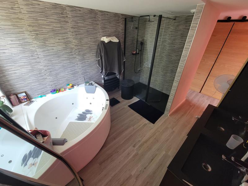 Demeure - 298 m² - 11 pièces