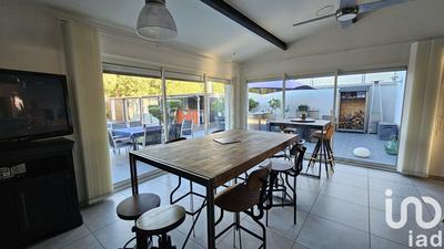 Maison - 214 m² - 7 pièces