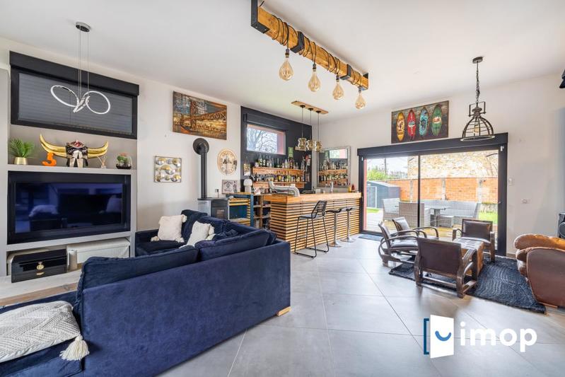 Pavillon - 180 m² - 10 pièces