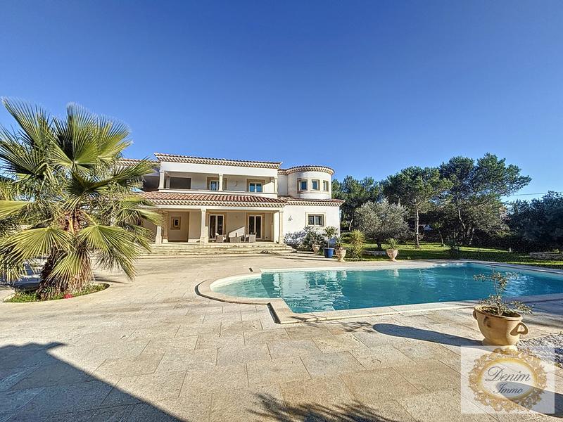 Villa - 180 m² - 6 pièces