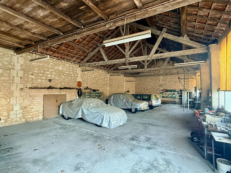 Maison - 360 m² - 10 pièces