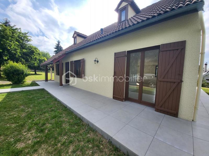 Maison traditionnelle - 143 m² - 6 pièces