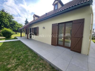 Maison traditionnelle - 143 m² - 6 pièces