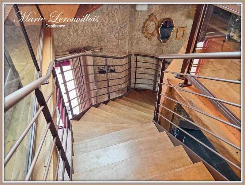 Maison - 440 m² - 12 pièces