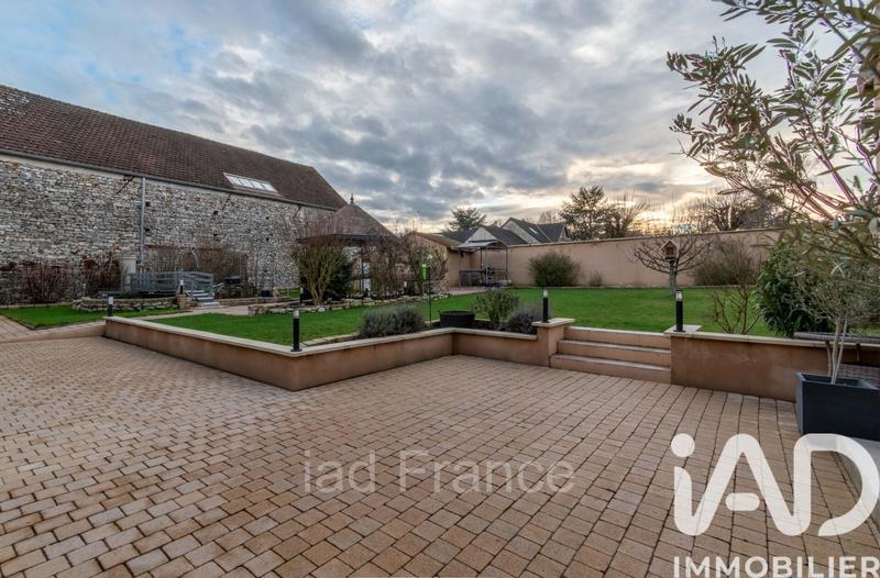 Maison - 203 m² - 10 pièces