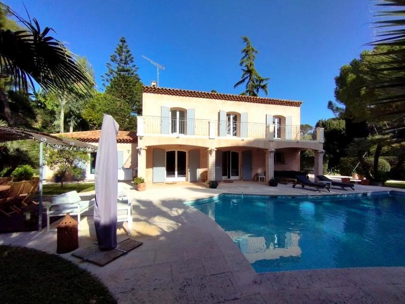 Villa - 170 m² - 6 pièces
