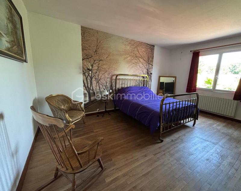 Maison - 240 m² - 9 pièces