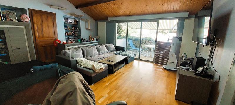 Maison de village - 180 m² - 13 pièces