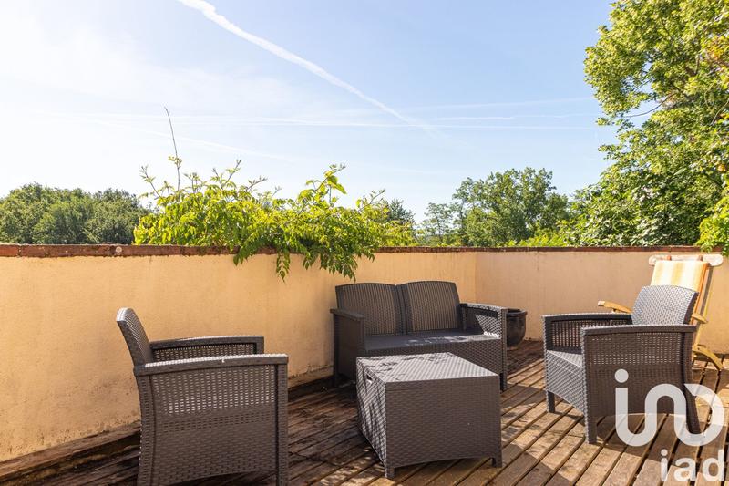 Maison - 370 m² - 8 pièces