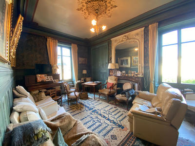 Maison - 220 m² - 9 pièces