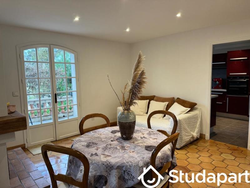 Chambre - 9 m² - 1 pièce