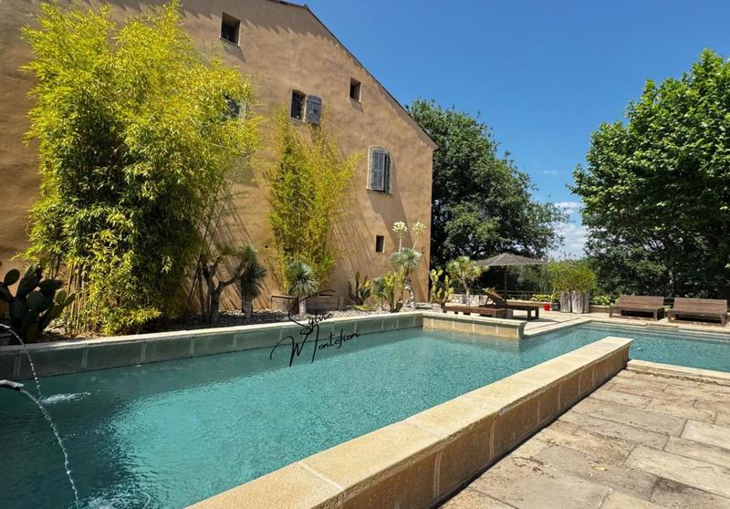 Maison de maîtres - 700 m² - 15 pièces