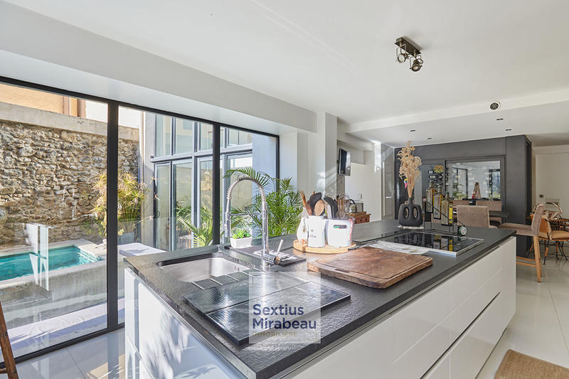 Maison - 288 m² - 5 pièces