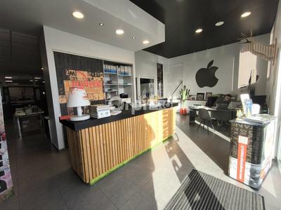 Local d'activité / Entrepôt - 889 m²