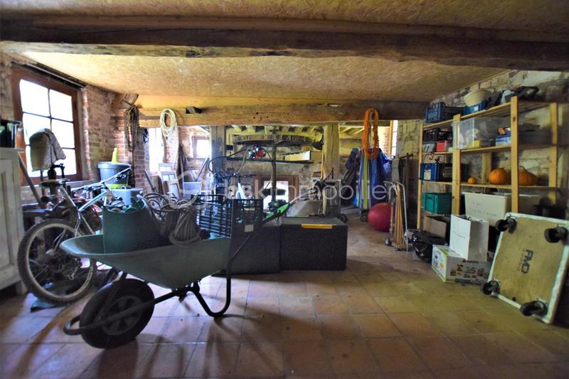 Moulin - 196 m² - 8 pièces