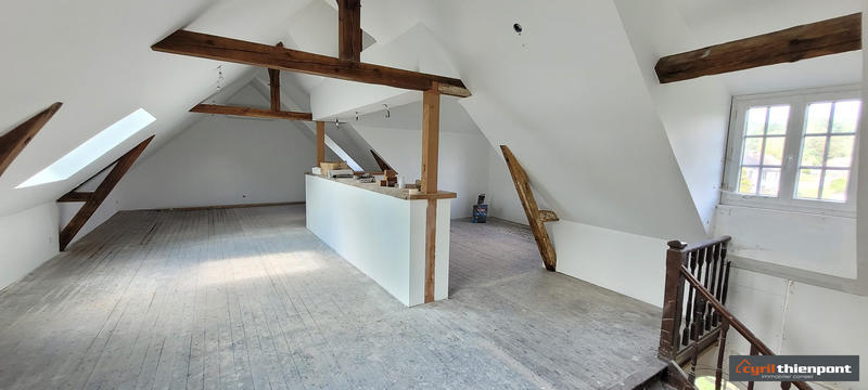 Maison - 310 m² - 11 pièces