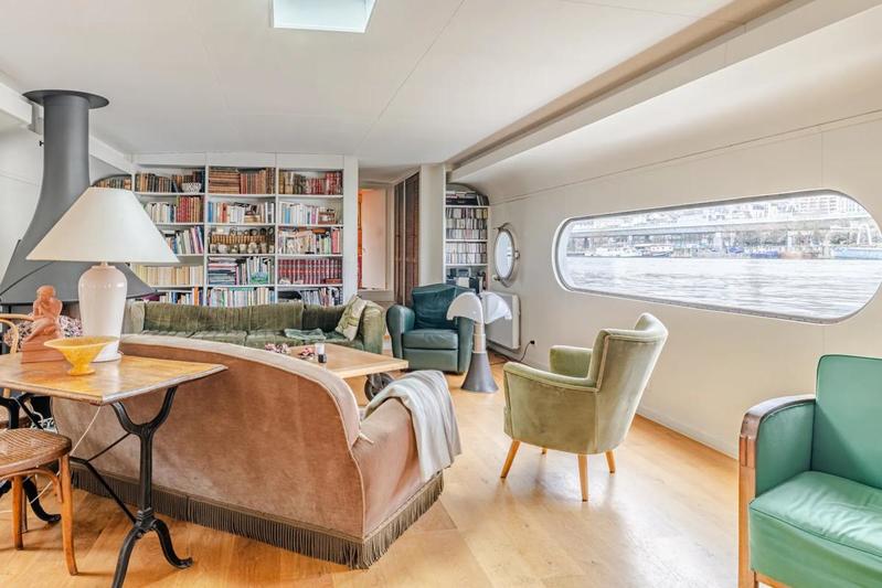 Maison - 250 m² - 7 pièces