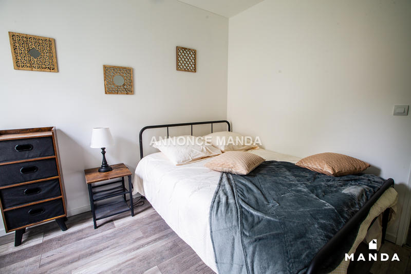 Chambre - 9 m² - 6 pièces