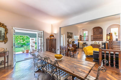 Maison - 202 m² - 7 pièces