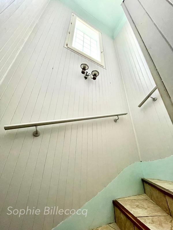 Maison - 210 m² - 8 pièces