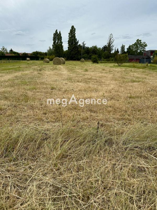Terrain constructible - 1 380 m²