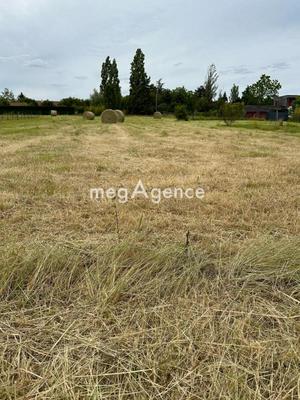 Terrain constructible - 1 380 m²