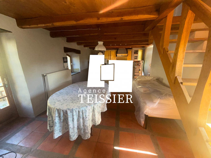 Maison - 250 m² - 7 pièces