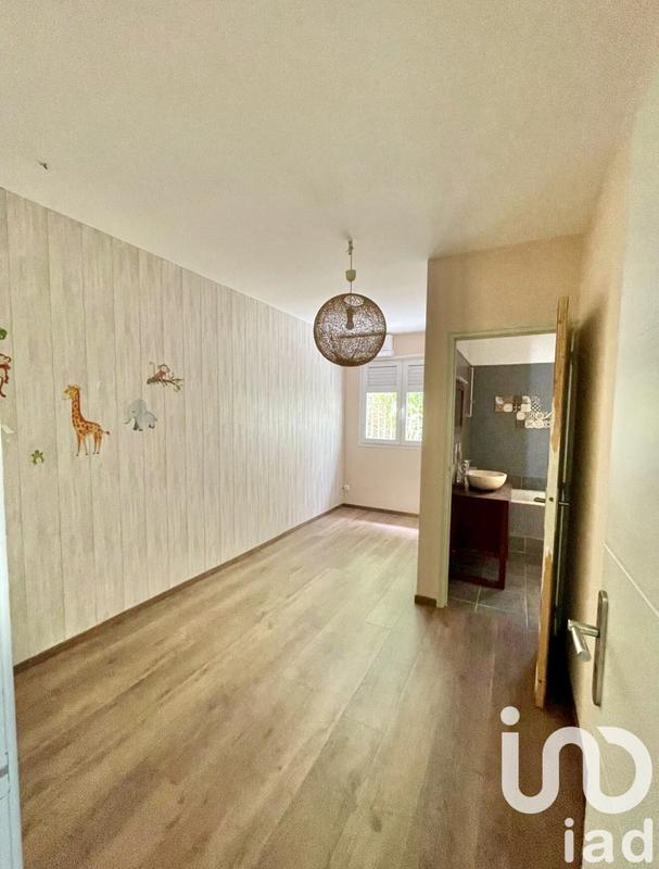 Maison - 180 m² - 5 pièces
