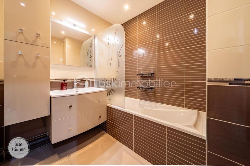 Appartement - 81 m² - 4 pièces