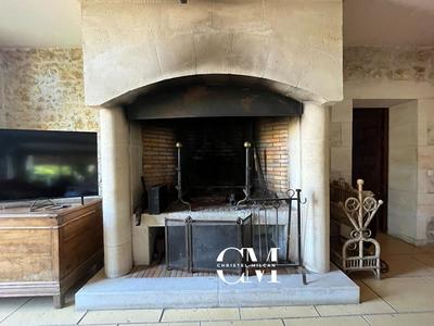 Maison - 585 m² - 8 pièces