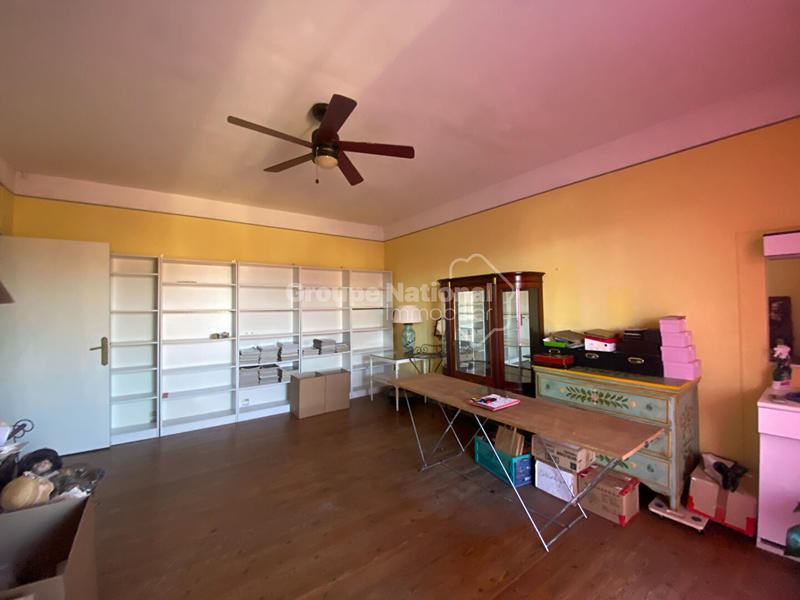 Maison - 350 m² - 9 pièces