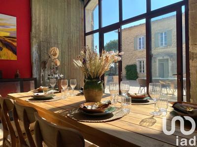 Maison - 855 m² - 22 pièces