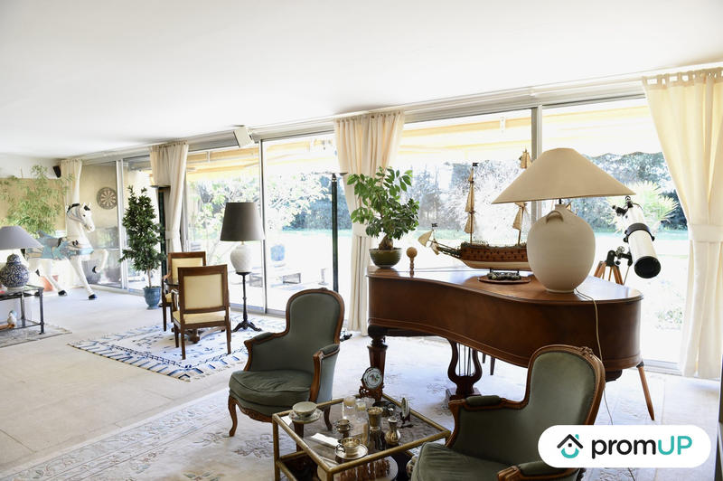 Villa - 280 m² - 7 pièces