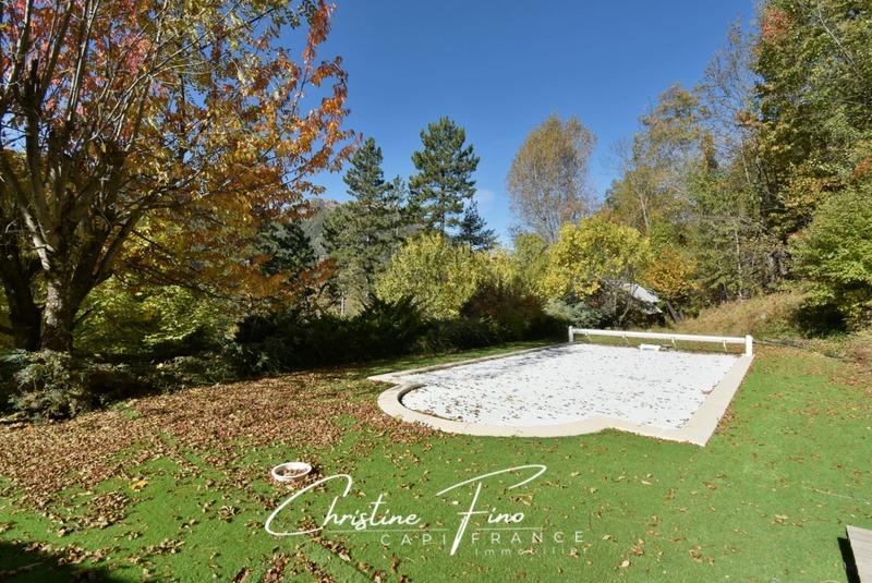 Maison - 251 m² - 10 pièces