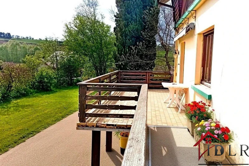 Maison - 277 m² - 10 pièces