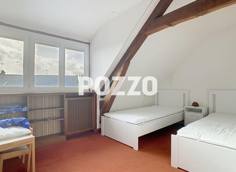 Maison - 215 m² - 12 pièces