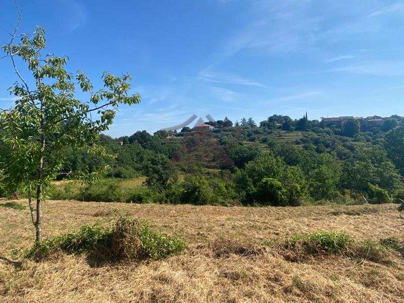 Terrain constructible - 1 822 m²